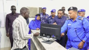 رئيس الوزراء يوجه بتسهيل الإجراءات بإدارتي الجوازات والسجل المدني