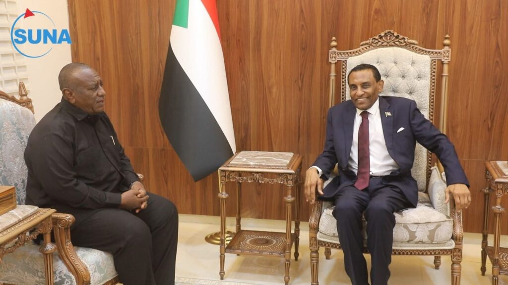 رئيس الوزراء يطلع على مجمل الأوضاع بولاية الجزيرة