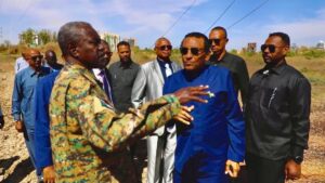 رئيس الوزراء: غابة السنط محمية تاريخية وموطن لأهل السودان وسكان ولاية الخرطوم