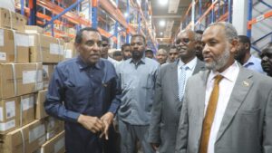 رئيس الوزراء يتفقد الصندوق القومي للإمدادات الطبية..ويطمئن على توفر الأدوية