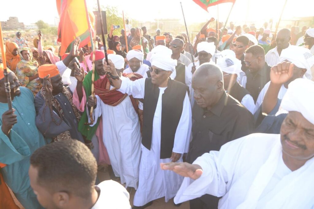 رئيس الوزراء يزور مسيد الشيخ حمد النيل بامدرمان