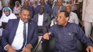 رئيس الوزراء: وزارة المالية سنام المال والاقتصاد بالبلاد