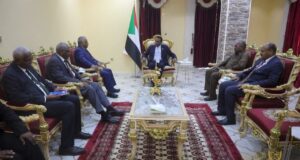 رئيس الوزراء يوجه البنك الزراعي بإعادة تأهيل صومعة بورتسودان لتخزين المحاصيل الزراعية