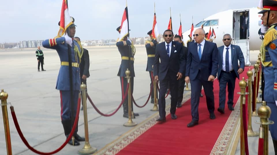 رئيس الوزراء يصل القاهرة في زيارة رسمية