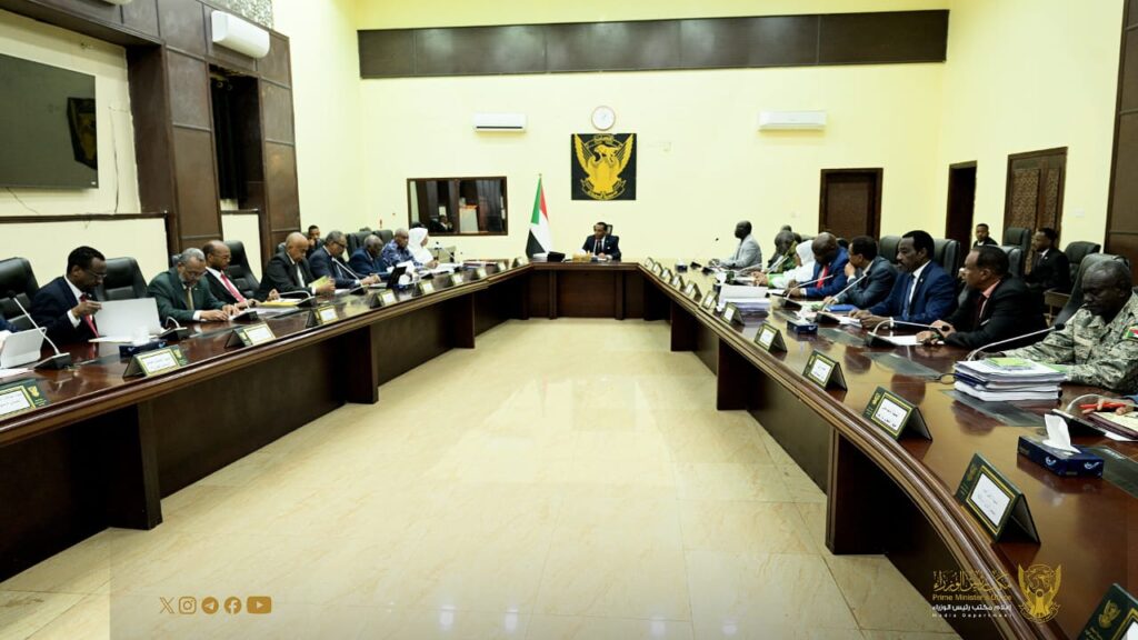 مجلس الوزراء يُوجه وزارة الطاقة بإعادة خدمة الكهرباء إلى كل الأحياء بالعاصمة القومية