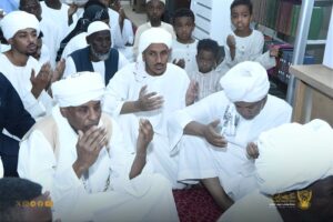 رئيس الوزراء يؤدي صلاة الجمعة بمسجد الوالدين بأمدرمان ويُشيد بالانتصارات المتواصلة للقوات المسلحة والقوات المساندة لها في معركة الكرامة