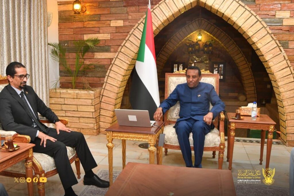 رئيس الوزراء، البروفيسور كامل إدريس، يصدر ثلاثة توجيهات تنفيذية للبدء في برنامج البكالوريوس الذكاء الاصطناعي في التعليم العالي ، رقمنة القطاع الصحي، وتعزيز إدارة المشاريع القومية رقميا