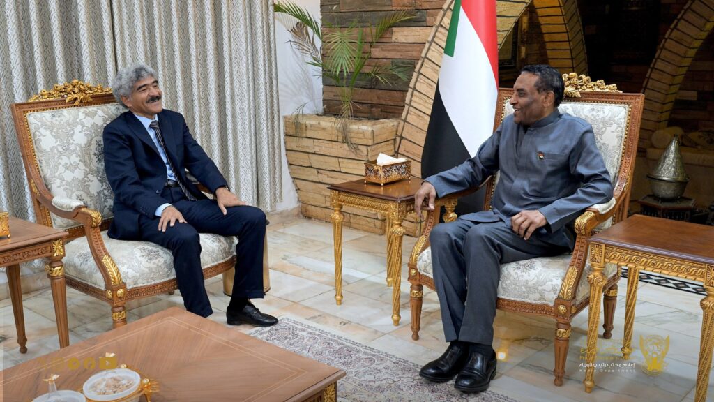 رئيس الوزراء يؤكد الإهتمام بتعزيز النظام الصحي ودعم المراكز الصحية وتأهيلها بأحدث الأجهزة الطبية