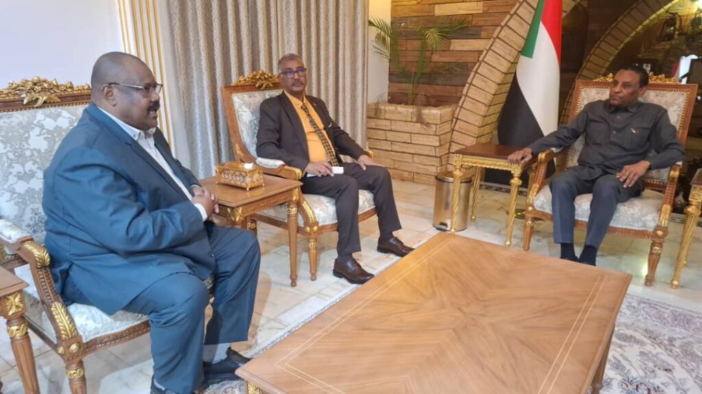 رئيس الوزراء يوجه بإحكام مبدأ الكفاءة في التوظيف بالخدمة المدنية