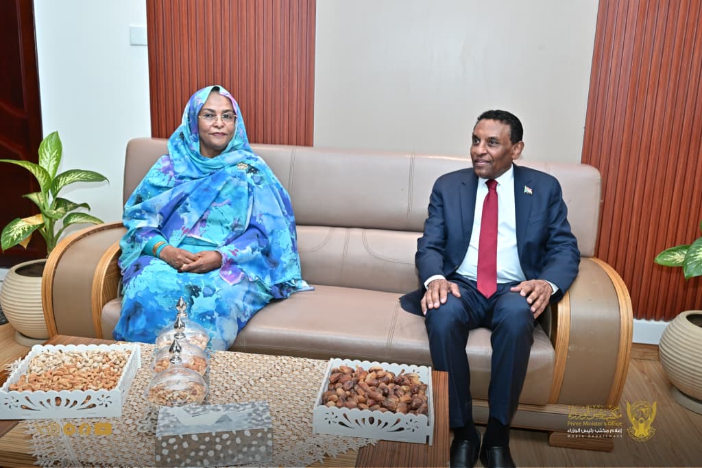 رئيس الوزراء يقف على جهود بنك السودان المركزي في سبيل استعادة الجهاز المصرفي لأدائه وحيويته