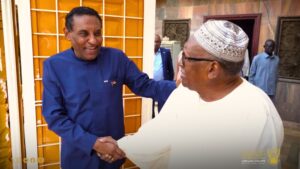 رئيس الوزراء يسجل زيارة إجتماعية للهرم الاعلامي بروفيسور على شمو