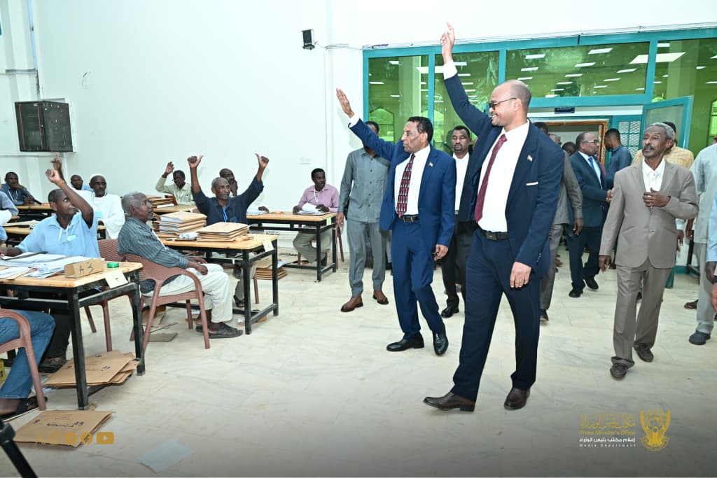 رئيس الوزراء يقف على أعمال كنترول الشهادة السودانية لدفعة 2026
